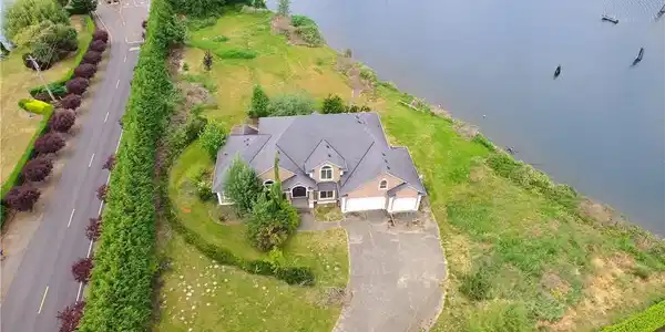 21517 Snag Island Drive