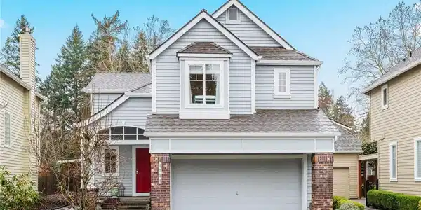 4221 249th SE