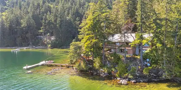 1352 Lake Whatcom