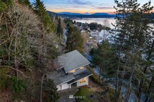 3930 Lake Sammamish NE