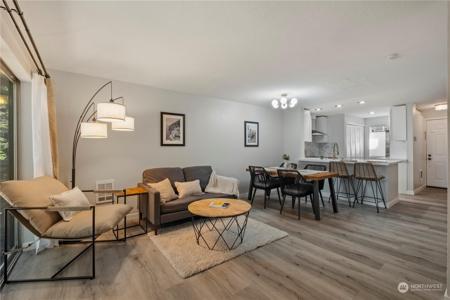 4115 178th SE