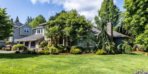 19337 4th SW