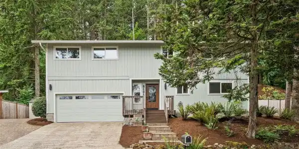 2131 Lakemoor SW