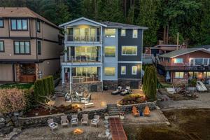806 Lake Sammamish SE