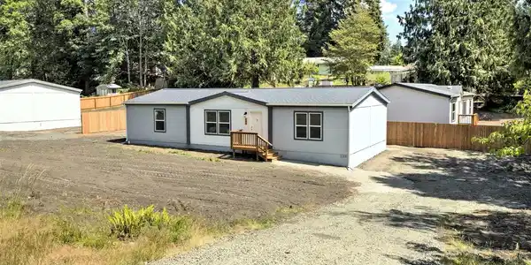 261 Crescent