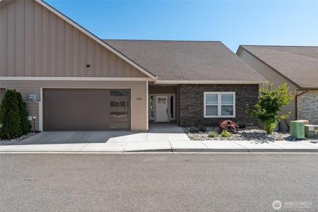 228 Solomon Loop NW