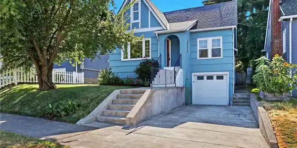 7519 19th NE