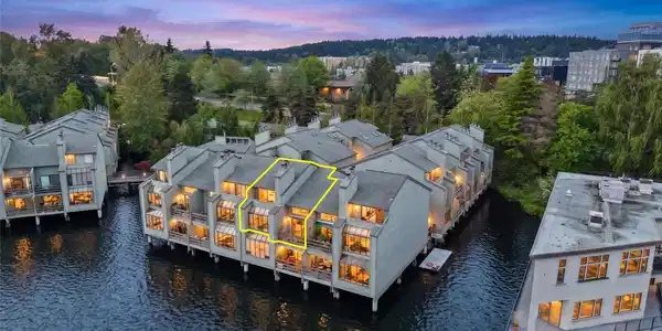 4 Lake Bellevue