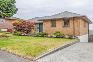 6749 39th SW