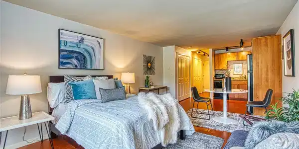 1707 Boylston