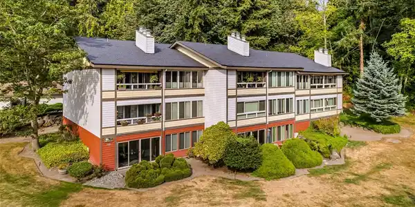 23405 Lakeview