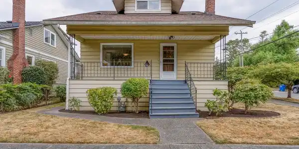 7302 11th NE