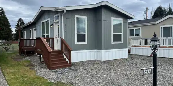 5717 113th E