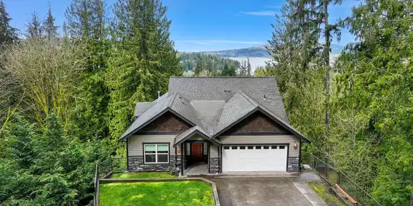 104 Grand View