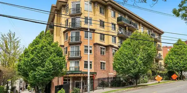 700 E Denny Way