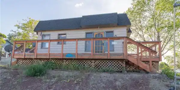 11 Dogwood Street S