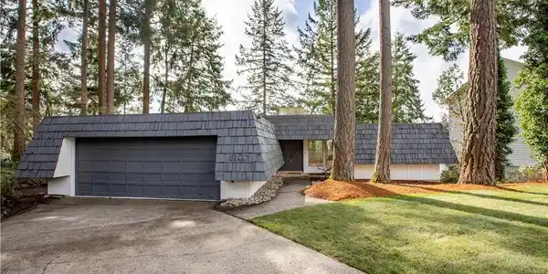 8107 Lakeridge
