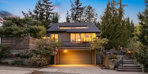 3727 28th Ave W