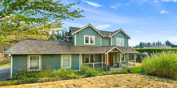 3208 Eagleridge