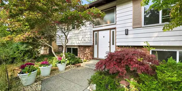 1904 Lake Crest