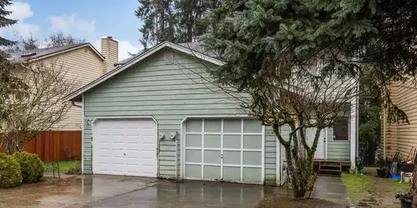 13148 Lakeridge NW