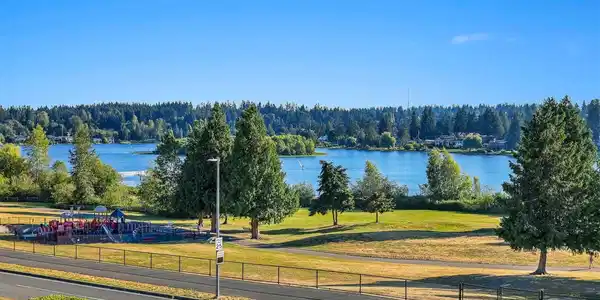 23501 Lakeview