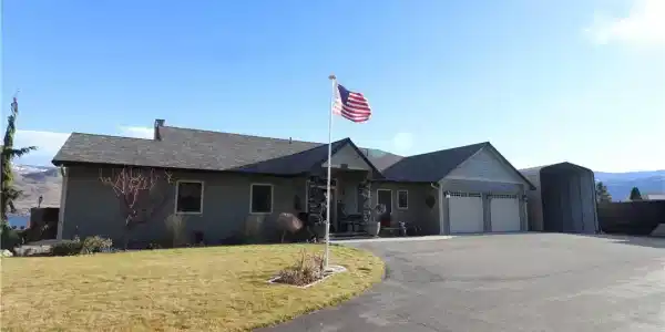 4 Lakevue Heights