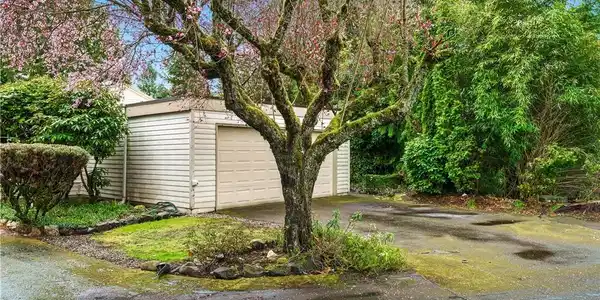 13729 SE 258th
