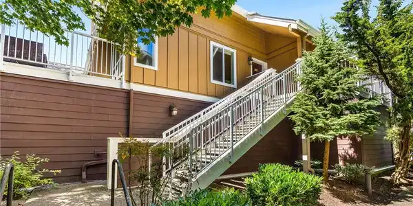 N 130th Street
