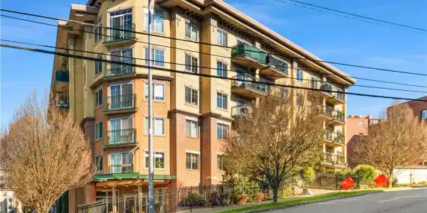 700 E Denny Way