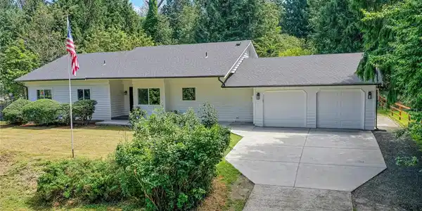 18208 E Spring Lake SE