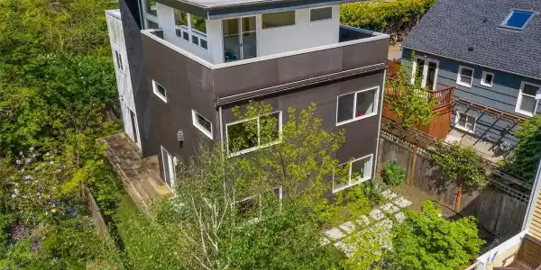8917 12th NE
