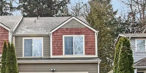 2736 Hidden Springs Loop SE