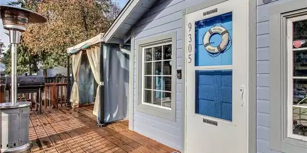 9305 Veterans SW