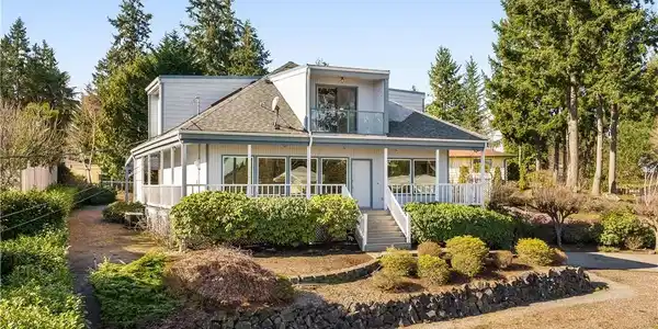 3034 Carpenter SE