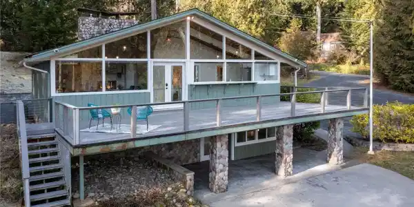 415 Lake Roesiger