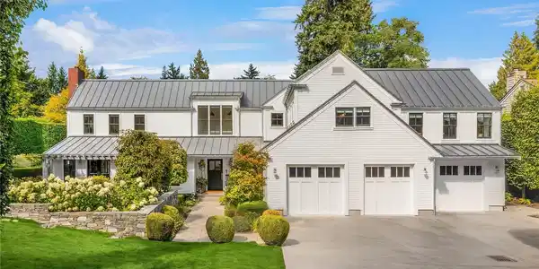 2206 Evergreen Point