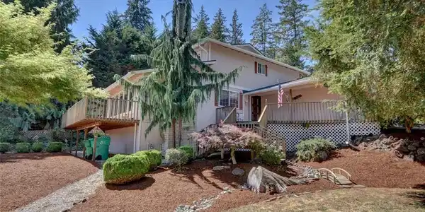 1661 Camelot SW