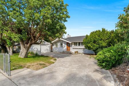 118 Hemlock N
