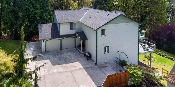 10910 Lake View Drive