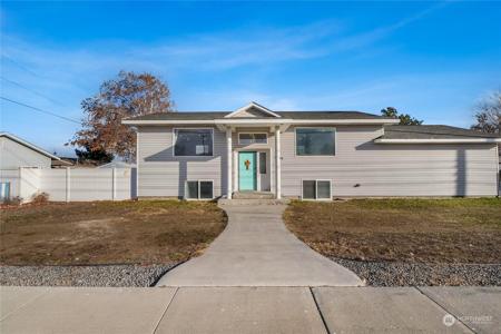 2601 Peninsula Drive