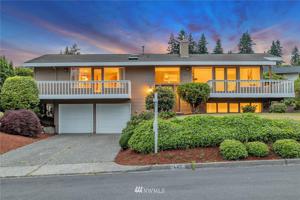 445 174th NE
