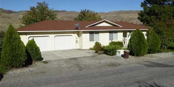 11 Riverview Drive