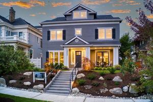 2807 Broadway E