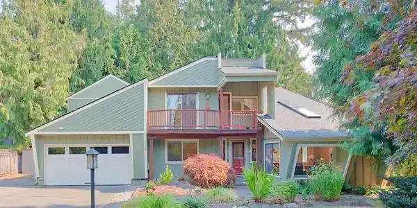1536 Colonial SW