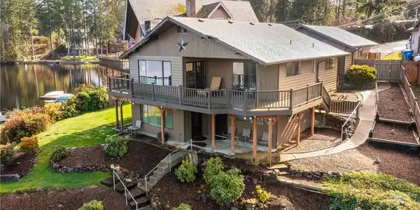 10328 Wildwood SE