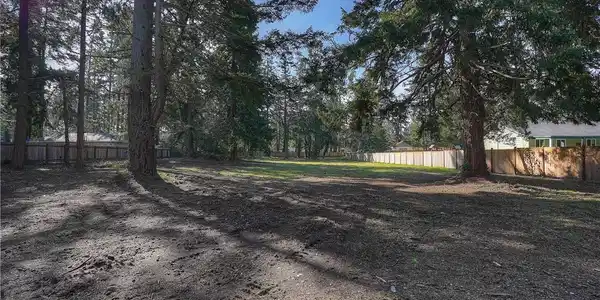 8142 Veterans Drive SW