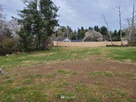 690 Lake Island Avenue SE