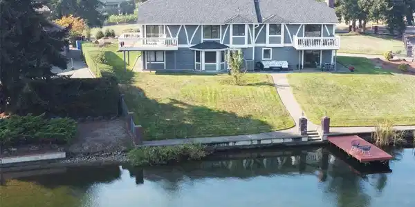 20014 Island Pkwy E
