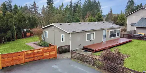 2420 Harts Lake Loop S